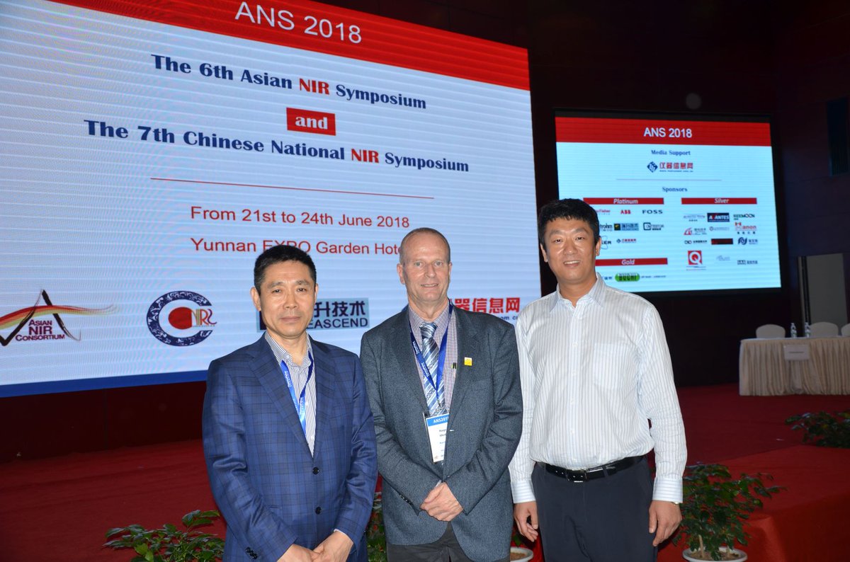 <a href="/rogermeder/">Roger Meder</a> with Profs Yuan and Guo at Asian NIR symposium in Kunming promoting <a href="/Nir2019Aus/">NIR2019</a>