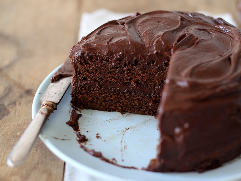 foodandwine : Bake this old-fashioned chocolate layer cake a day ahead for best results: bit.ly/2NwB14I  (via Twitter x.com/foodandwine/st…)