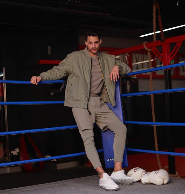 Alperen Duymaz  RT 
Ekin Mert Daymaz  FAV 

Takip etmeyenlerin oyu geçersizdir. 
Kazanan Çeyrek Final'de 
#AlperenDuymaz
#EkinMertDaymaz