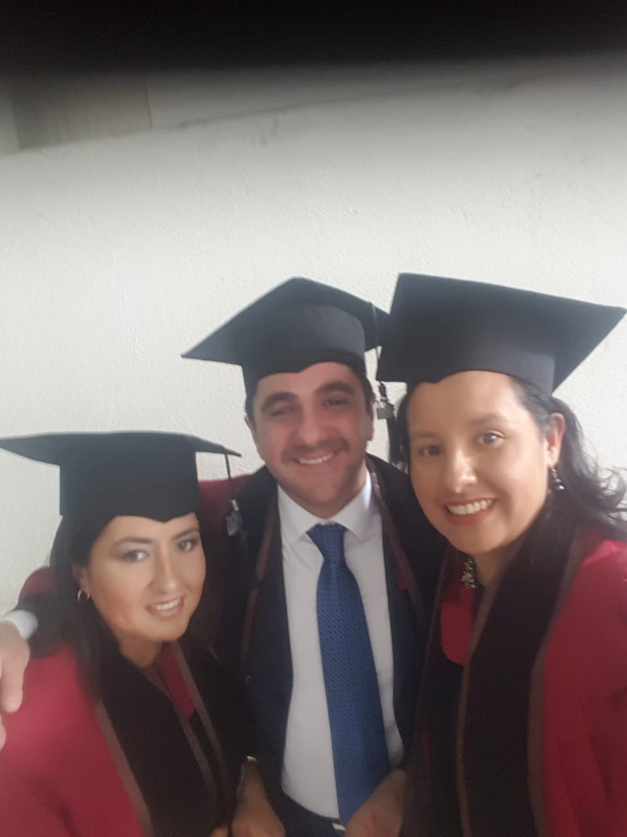 DirComConsultor's tweet photo. Van llegando los #DircomUdla   a su ceremonia de incorporación #gradosudla @pattyhidal https://t.co/nah6lqDZV2