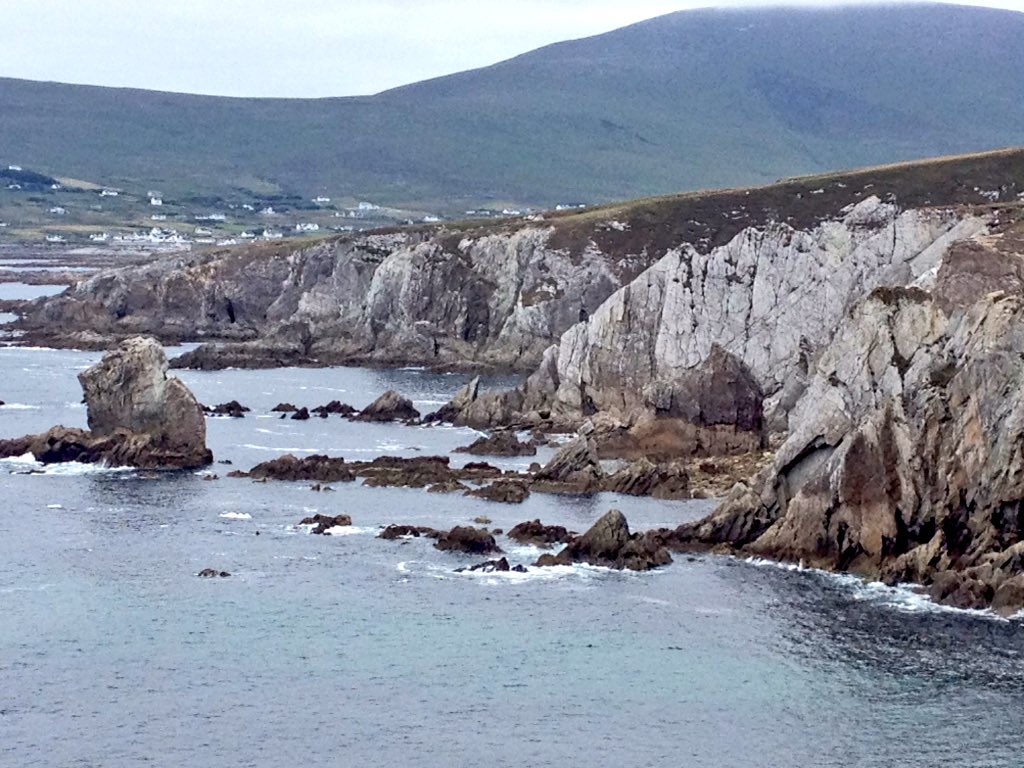 todayInIreland's tweet photo. Most beautiful marathon (half or ultra) in Ireland. Be ready: some are running again TOMORROW! 😱 Crazy talk! #AchillUltra #ireland #achillIsland https://t.co/I3b9wVRAN7