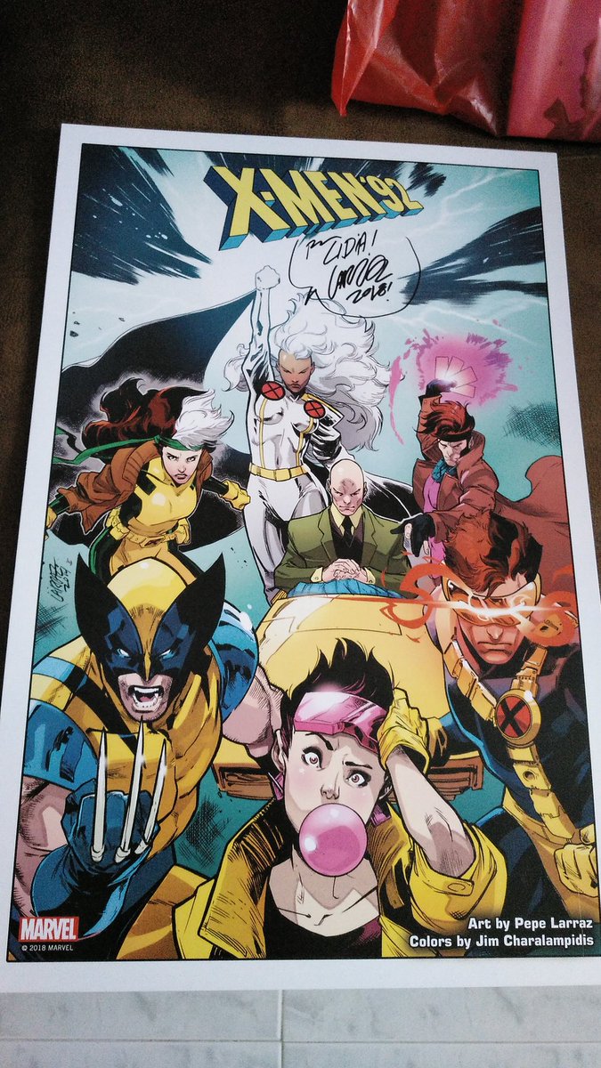DavidCorral95's tweet photo. Y el resultado ha sido este 👇
Print para @Aidily5  y para mí 😍😍

Qué pena no haberle llevado el cómic de Vengadores Sin Rendición para que nos lo firmase.

Aún así, los prints están super chulos!!! Y @PepeLarraz  super simpático (Aquí tienes 2 fans más)👌 https://t.co/lgI3auVVeA