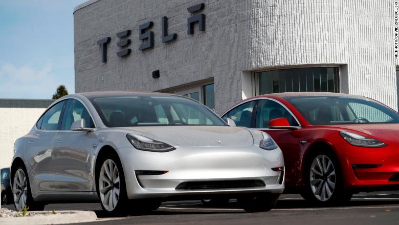 24% of Tesla Model 3 orders have been canceled, analyst says cnnmon.ie/2NzJhk6