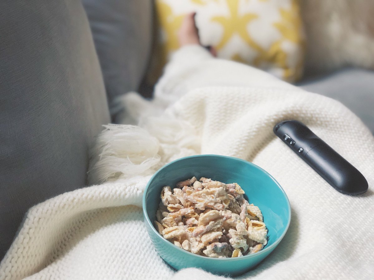 ChunkNibbles's tweet photo. Our kind of rainy afternoon π (the bowl was empty by the time this posted)
.
.
.
#candycoatedbliss #saltysweet #MIMade #nuttyfornibbles #michiganproducts #nibblersatwork #candycoatedbliss #buylocal #supportsmallbusiness https://t.co/bHgk8BXEjs