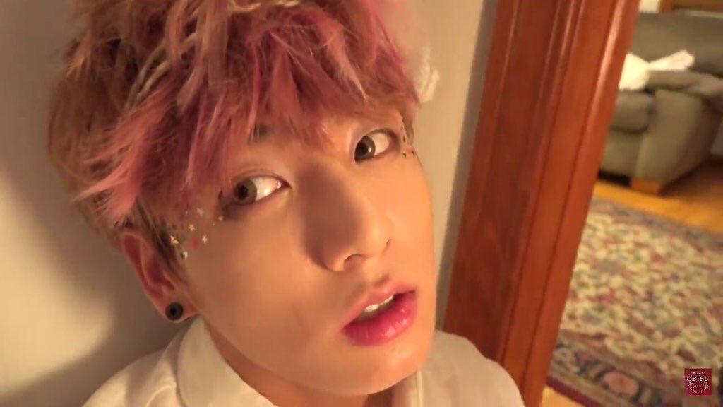 miara09592210's tweet image. 自己紹介

🐰00line(JK)

🐰グクよりのおるぺんです

🐰兵庫army

🐰フォロー100%返します

🐰キムチが大好きです！

🐰沢山絡んでほしいです！

#armyさんRTしてくれたらフォローする 
#ARMYと繋がりたい