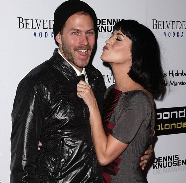 Hoje é aniversário do Johnny Wujek, amigo e estilista de Katy. Happy birthday   