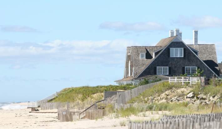 Housed in a renovated white log barn, Good Design brings deceptively simple interior design to the Hamptons.  otbd.it/bjSoVkIh