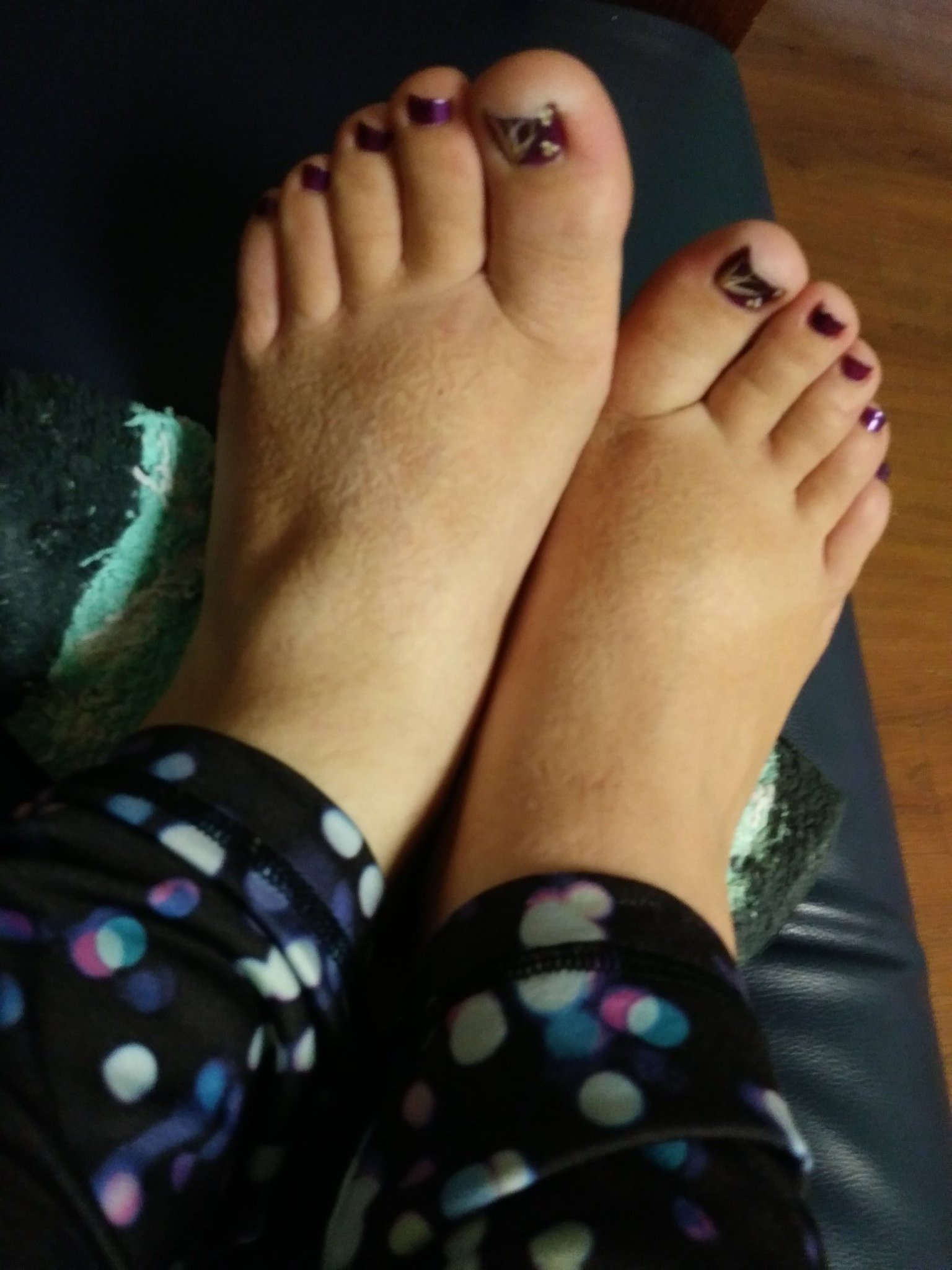 2 pic. Imprints left from my socks lol #feet #FootFetish https://t.co/l3jhbynNHw