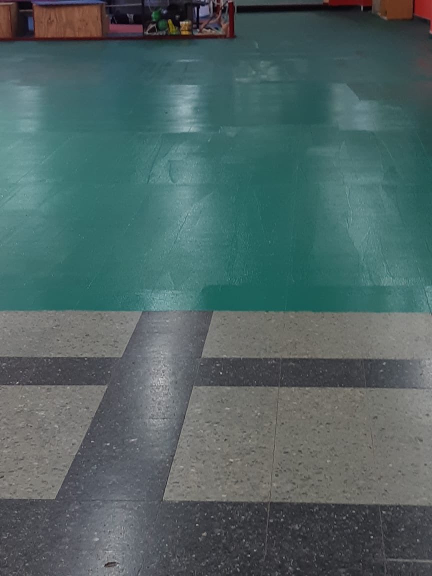 ✅ Piso anti-deslizante en el gym 15 de #BoxeoRiverPlate 
A seguir!!! ⚪️🥊⚪️