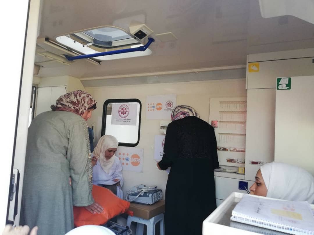 max_f_diana's tweet photo. Partner #MSJM continue to provide emergency assistance to #Foua #Kefraya evacuees. 
@UNFPA and @unicef provide integrated #ReproductiveHealth #peadiatric #nutrition and #GBV services. Already 198 children and 216 women have received critical support.
#Syria #LNOB v @UnfpaSyria https://t.co/egWecgWlgM