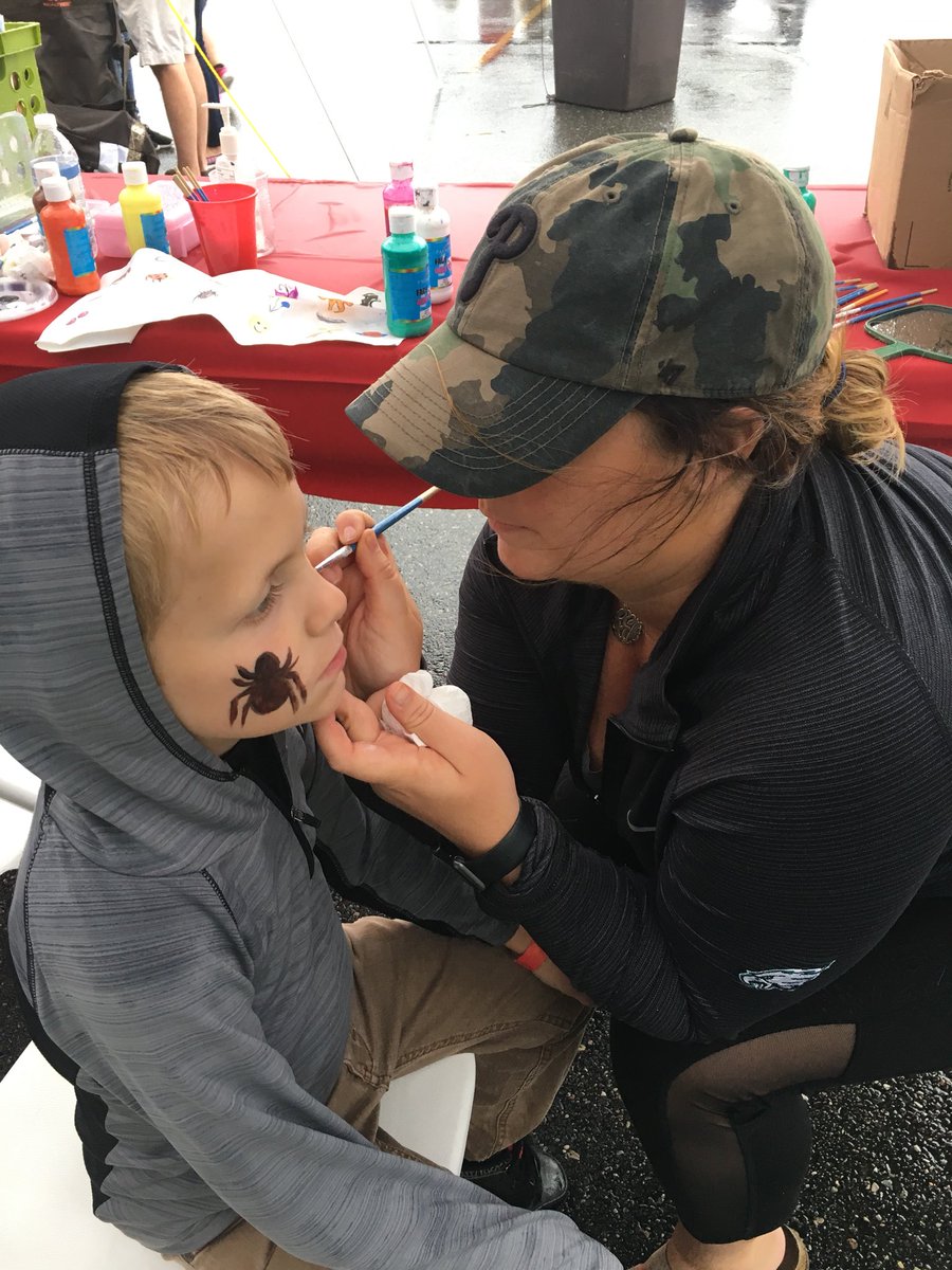 OSoInviting's tweet image. Hey @Phillies we are here(parking lot E )...where are you!