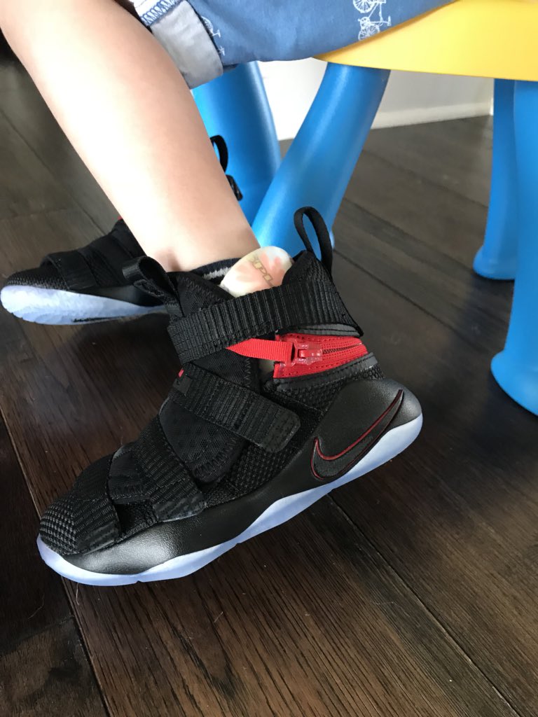 nike flyease for orthotics