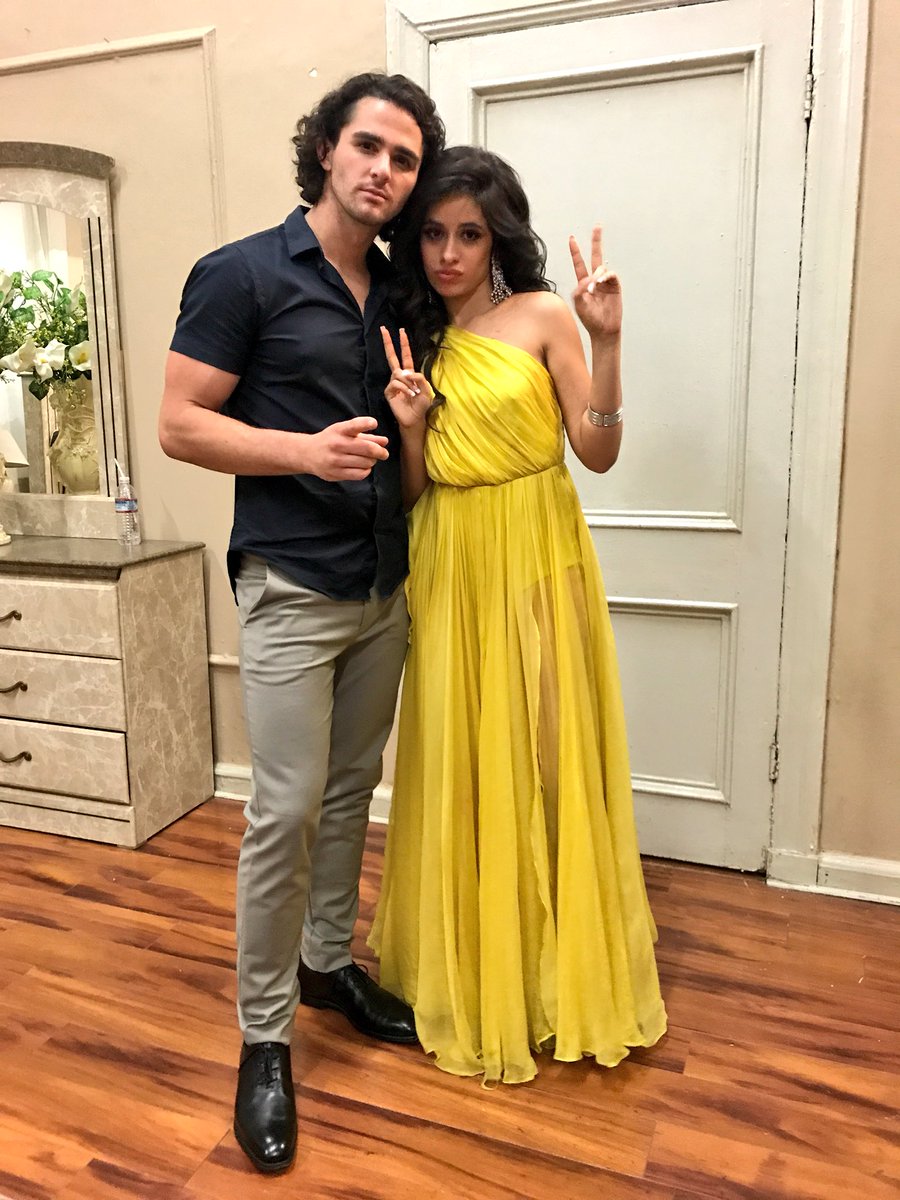 marcodelvec's tweet image. Hey y’all! Havana is nominated for a VMA for Video of the Year! 
Be sure to go vote at this link pretty please! @mtv @Camila_Cabello 
mtv.com/vma/vote/