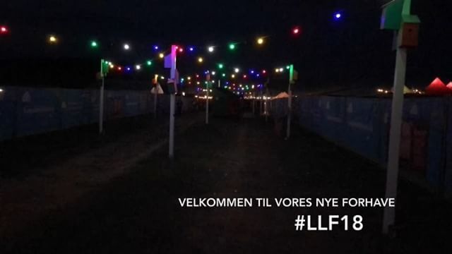 giraffestival's tweet photo. En varm sommeraften 🌞✨ er den perfekte 👌ramme til indvielse af vores nye forhave #llf18 https://t.co/SBbrG5lf9P https://t.co/dCcCDwpT23