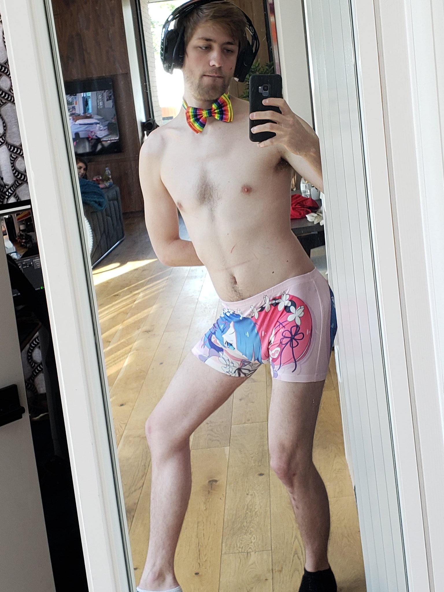 DiqW8D9U0AADeuN.jpg:large