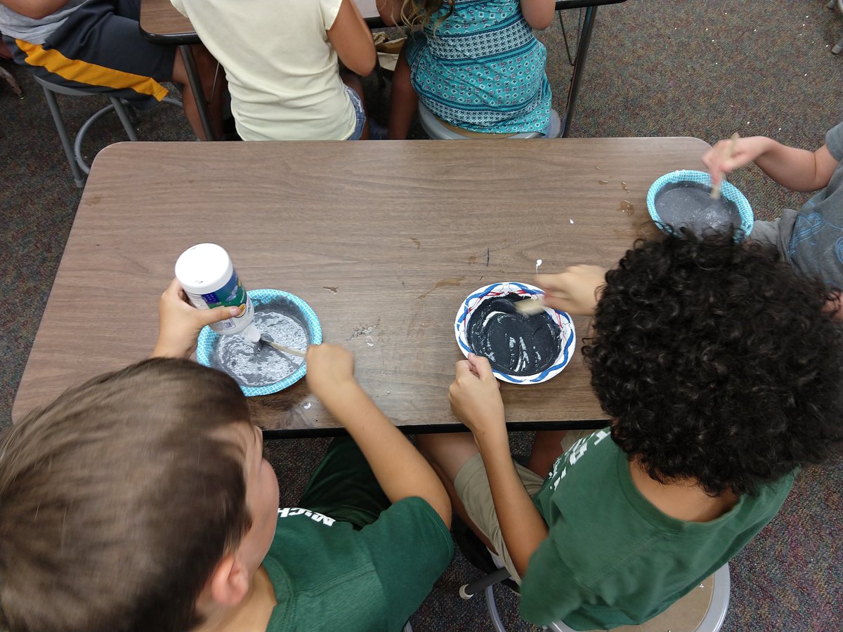 determan_k's tweet image. #WSDsummerSTEAM was a blast! Friday saw campers demonstrate and showcase their week of fun. #maketolearn #edtech #STEAMedu #STEMeducation