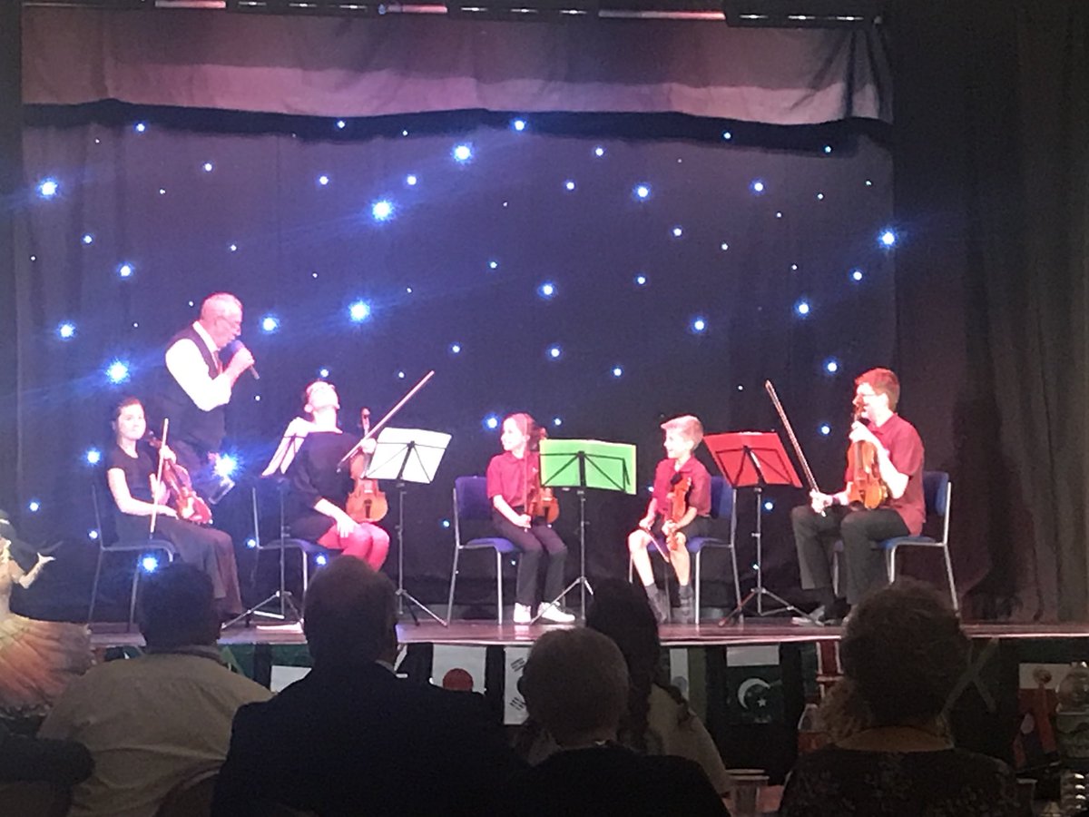 Acu_Rachael's tweet photo. The wonderful @musica_batley strings group @BatleyCabaret  tonight. I think you’ll agree they did great #notbiasedatall #cuteviolinist #shesmine https://t.co/MmZTtFeOrC