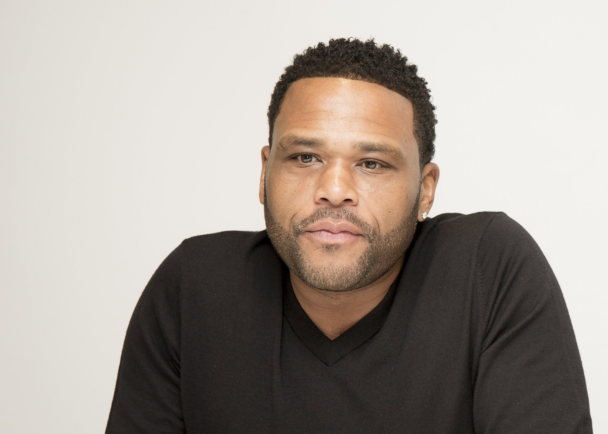 Энтони плейн журналист. Энтони Айлотт. Энтони Андерсон американский актёр. Энтони ’Трич’ Крисс. Джо Гаминара