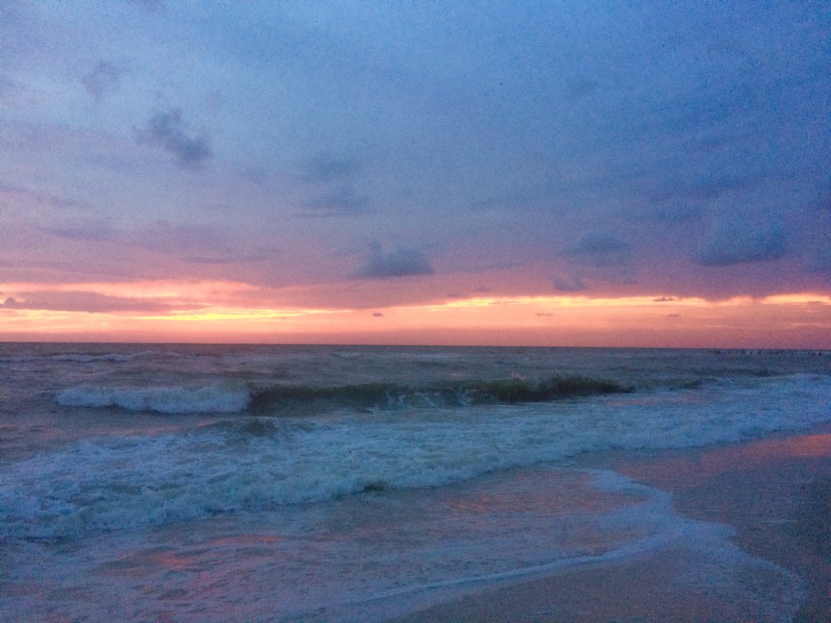 Magnificent sunset in Naples #beachlife #sunset #naples #workofart