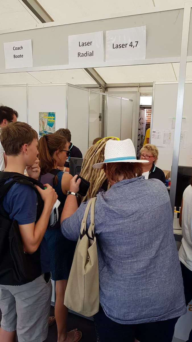 ycl_jugend's tweet photo. YCL gemeinsam zur Travemünder Woche - spannend bei so einem Grossereignis dabei zu sein. Für unsere Jugend-Lasersegler das erste Mal. #TraWo #IDJM #LASER 4.7 #SAILING #Ferien #Regatta https://t.co/9uhgQVtPhy