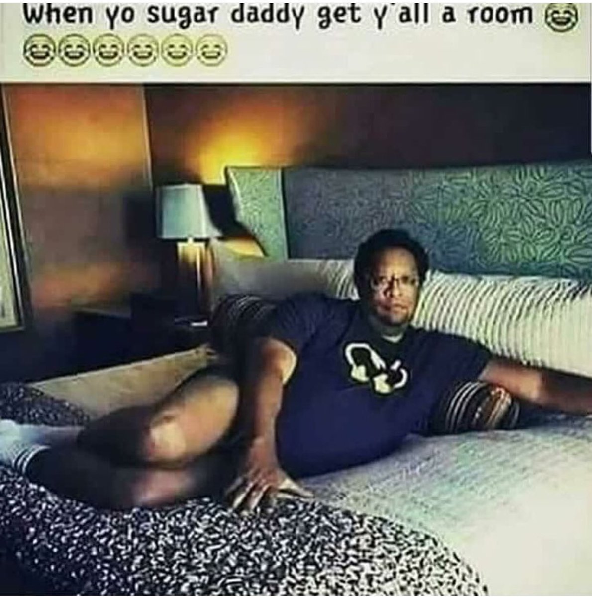 ivfilmtv's tweet image. Remember all those trips she said she was “alone” in Dubai, Greece, &amp;amp; Thailand... This was 📷 man and what went down 👀 lol 😂😂😂😂.. #TimeToCashIn #justjokes #maybe 😏