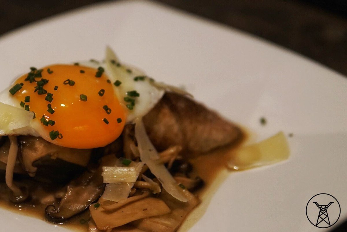 theDerrickyyc's tweet image. One of our Classics

A Timeless Dish

MUSHROOMS ON TOAST
truffle, parmesan, fried egg

#Joinus for dinner, well-made Cocktails and Champagne! we're open late.

#BlowOutHour 2:00pm - 6:00pm #Cocktails #Martinis #GnT #GIN #ginbar #bluesbar #cocktailbar