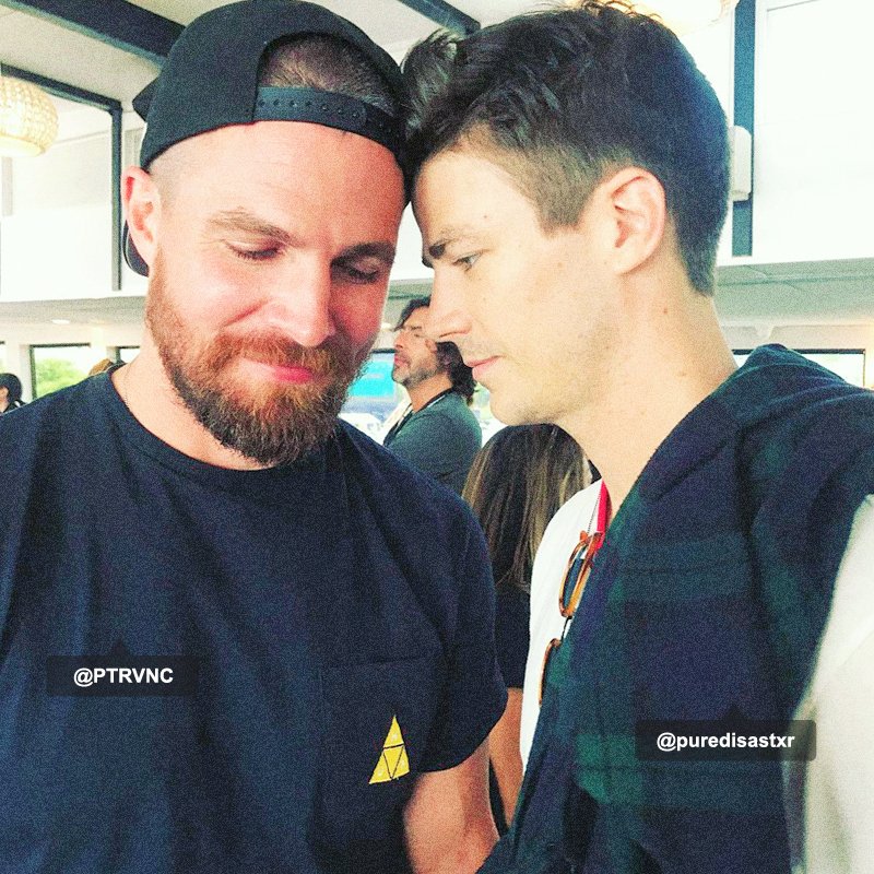 July 21st; San Diego Comic Con w/ Eithan.

Este fin de semana en California está lleno de emociones, más para los fans de las series de The CW que esperan noticias sobre estas. Por nuestra parte, Eithan y yo estamos disfrutando mucho de estos momentos con amigos y con fans. ⚡️