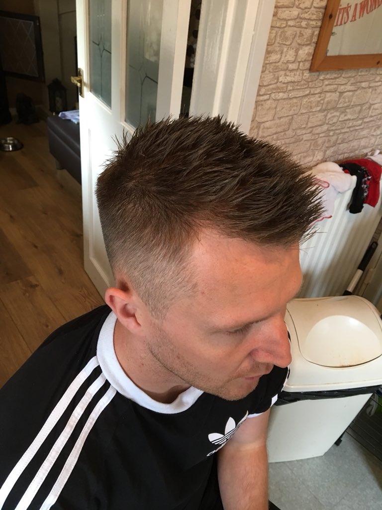 GaryDavidson99's tweet photo. Choppy cut for the cuz 👌🔥 #barberlife #barbergang #fade #choppylayers #ukbarber #northeastbarber #fadesonfleek https://t.co/f8aOf8NBit