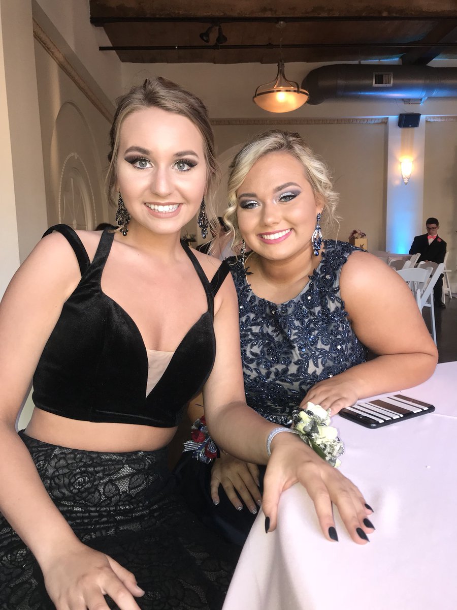 LarkinsAmanda's tweet photo. Happy birthday @sydneyhelton1 ‼️ I hope you have the best day ever!! I love and miss you! 💜🔞🎉 https://t.co/r0gSPCI4ph
