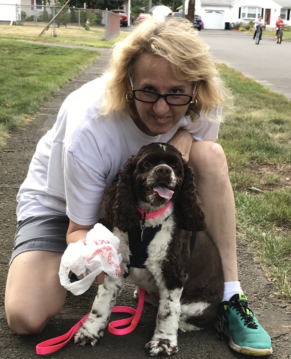 LisaDonn2's tweet photo. Nothing Like A Bag Of Hot Dog Shit To Complete A Great Day! #SuperModelLife #LisaDCTComedy #MinuteToSpitIt https://t.co/scStaTNKVL