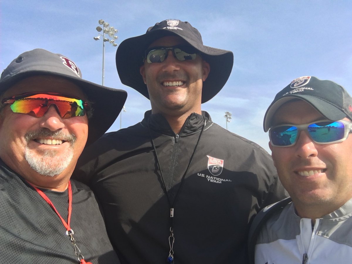 CoachCapasso_DL's tweet photo. Officially the hottest practice this week..great to rep the Stars and Stripes #lastroundup @CoachTenner @coachPJGibbs @USNFT @CoachAI @USAFBOps @CoachRRouse @CoachTrocheHU https://t.co/YGC1vtEnlB