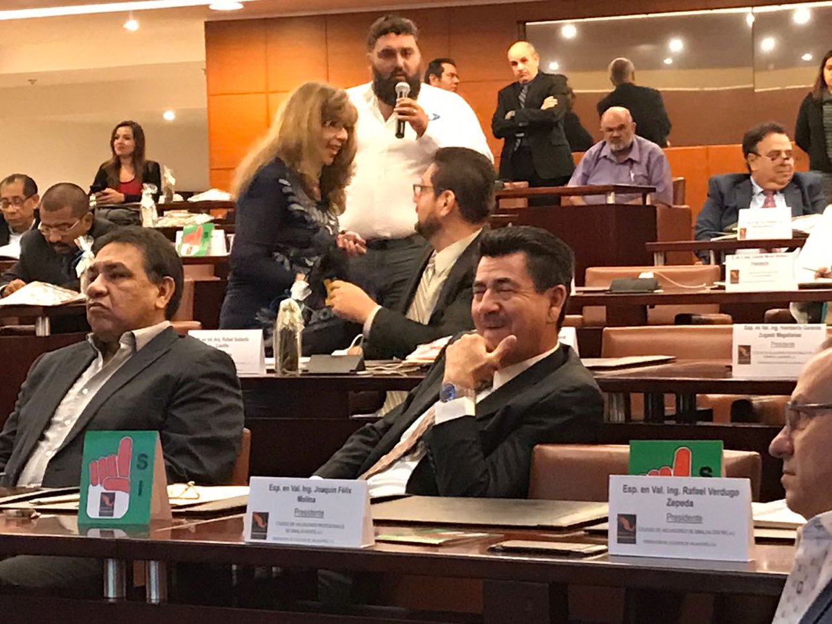 COVALBC's tweet photo. Presentación de avances, alcances y condiciones de @comuvati2018, en la 3er asamblea de @FECOVAL_AC, con la participación de nuestro presidente municipal, como sorpresa para toda la asamblea. #COMUVATI #FECOVAL #UPAV #PPC #COVALBC https://t.co/AQ4fLveNYt https://t.co/6AtHGDNEGL