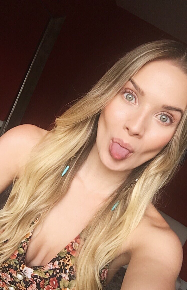 Kimy2Ramos's tweet photo. 💁🏼‍♀️Es sábado así que : ríe, ama, lee, vive, enamórate, aprende, juega, sueña y sé felíz 😀☀️❤️!!! https://t.co/BlRxVpbcHx