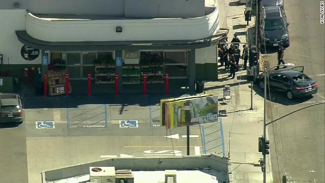 cnnbrk's tweet photo. Los Angeles police are responding to a possible hostage situation at a Trader Joe's grocery store https://t.co/CVihx4dw1t https://t.co/QpiP1UuW7D