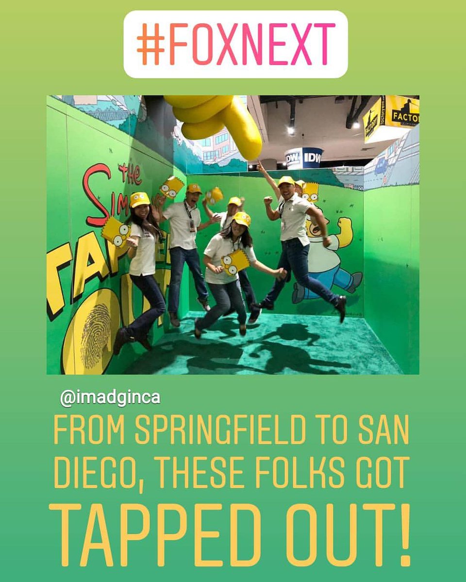 FoxNext's tweet image. Tap tap tap, JUMP! What an amazing group photo! @imadginca
.
.
.
#foxnext #sdcc #photoop #homer #bart #thesimpsons #simpsonstappedout #thesimpsonstappedout #groupphoto