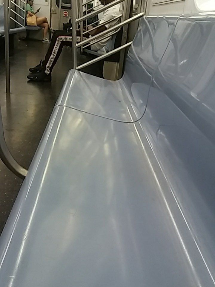 CITYCIGARLIFE's tweet image. These trains smell horrible. How about when the train is at the last stop they power wash all wagons including the seats. Sweep &amp;amp; mop the floor. Put people to work. #CleanTrains. @NBCNewYork @ABCNetwork @fox5ny