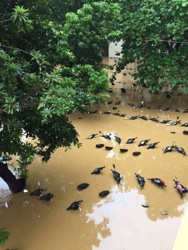 ZSittnaing's tweet photo. ျမဝတီ ေရႀကီး နစ္ျမဳပ္ https://t.co/vULexBnr7M