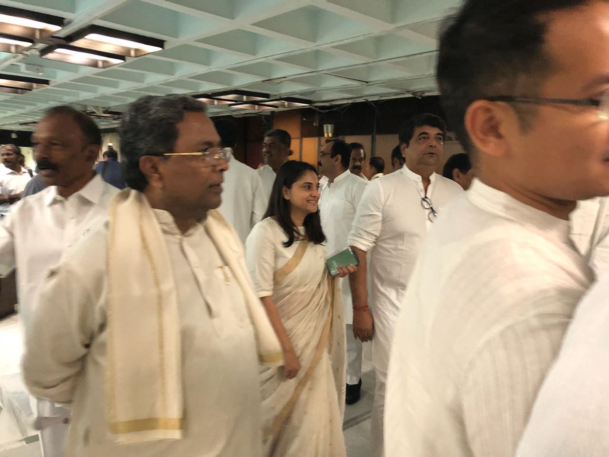 INCIndia's tweet photo. Congress leaders arrive for the first meeting of the newly constituted Congress Working Committee under the leadership of Congress President @RahulGandhi. https://t.co/fJCn26FGqu