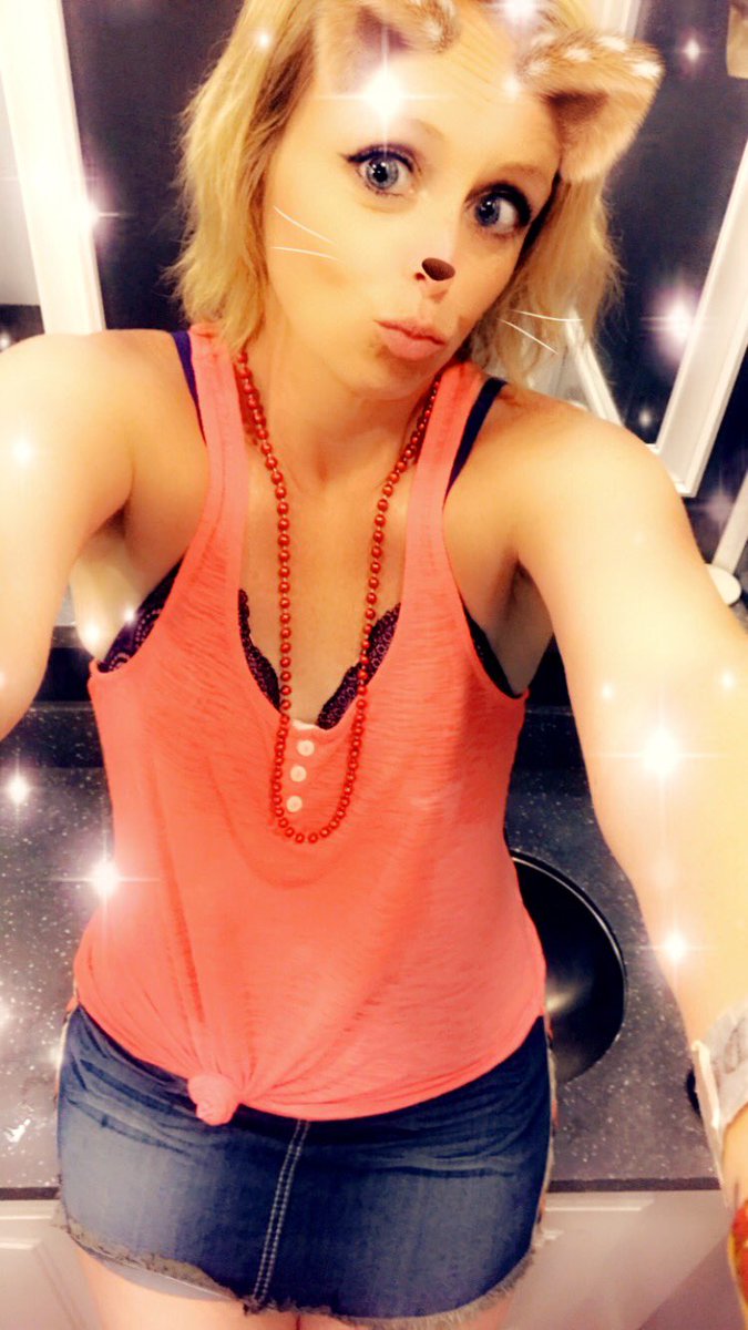 snickydoodle30's tweet photo. #JITH2018 #jamboreeinthehills #vipee #bathroomselfie https://t.co/pOVPT4NMRs