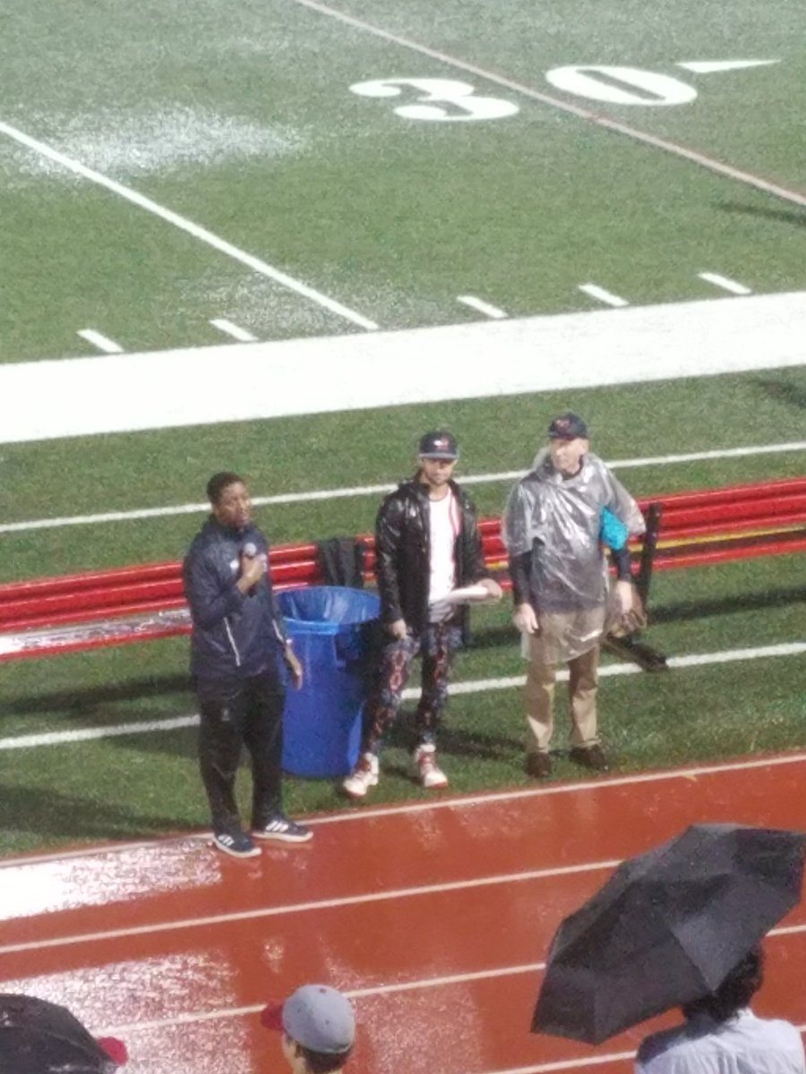 theDCBreeze's tweet photo. #CoachStaley gives his end of season thank you speech to the #Fans & makes a final #FrisbeeToss to the best #Fans in the @theAUDL https://t.co/DmA7bxnrPW