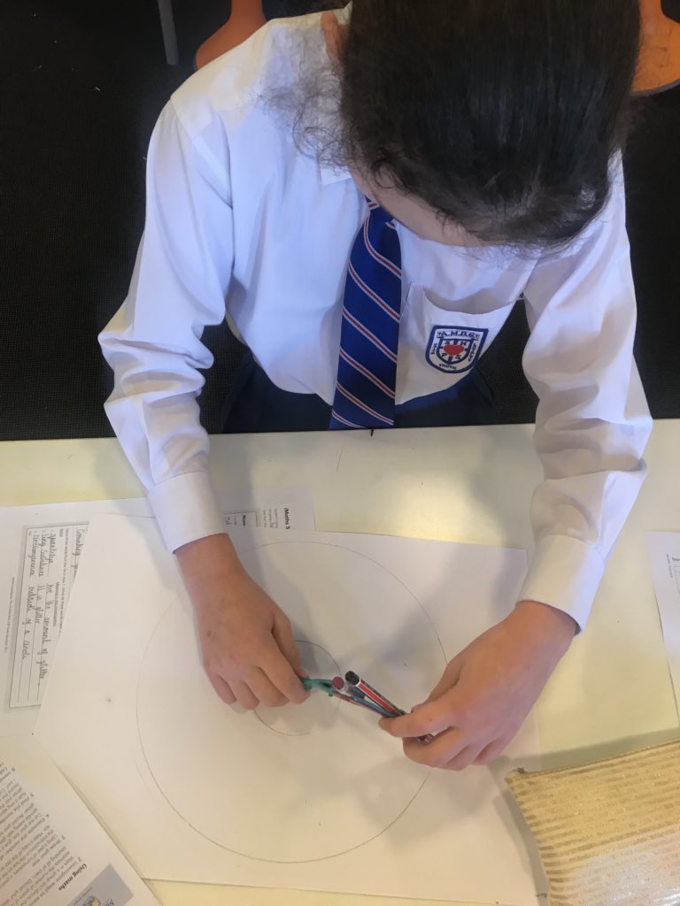 Mrs_Saraceni's tweet photo. Twinkle, Twinkle Investigation #iMaths Year 5’s have been busy revising concepts from last term to draw a 6-pointed star using precise measurements and angles, then using strategies to calculate how many grains of glitter cover the entire star @FireflyEdu #LearningWithMrsSaraceni https://t.co/cybllJioyu