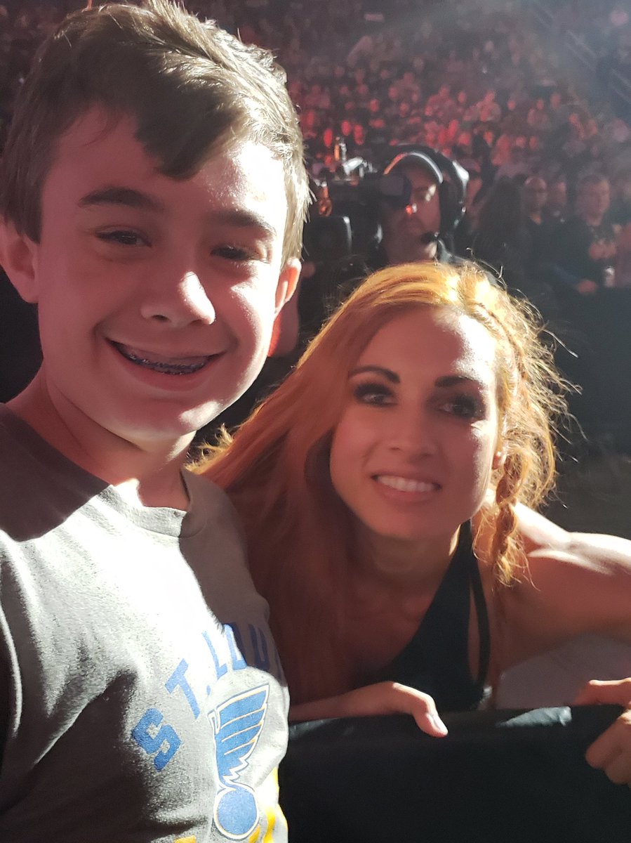 VmanS10's tweet photo. Thank you @BeckyLynchWWE for the photo with my nephew #WWEStLouis https://t.co/Ex1ylpc6bp