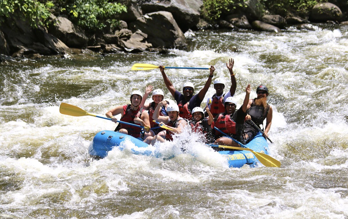 TraumaMommaCU's tweet image. Vacation 2018... 1st time with level 3 and 4 rapids #nailedit #funexercise #whitewaterrrafting #teamwork