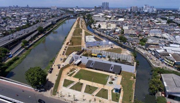 lagi rame2 klaim revitalisasi kali besar hasil kerja wan abud pdhl itu proyek dikerjain dari 2016 pake dana 270M hasil ahok "malak" kontribusi sinarmas land

kali besar
simpang semanggi
kalijodo 

semuanya hasil malak korporat buat rakyat, sekadang ngurus yg udh ada aja ga mampu.