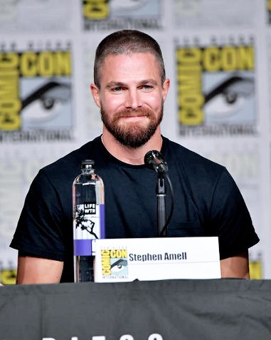 OlicitysArrow's tweet photo. Stephen Amell and Emily Bett Rickards during the #Arrow panel at San Diego Comic-con on July 21, 2018 https://t.co/ubLWskkujP