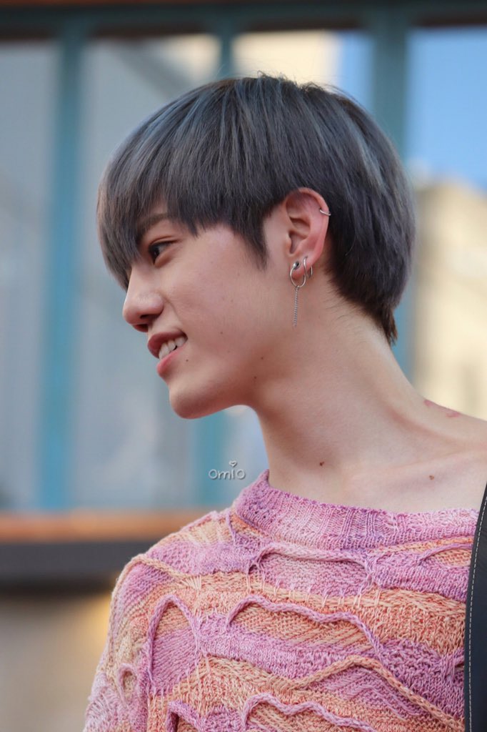 ChaHun_omio's tweet photo. @1228_omio @NFlyingofficial 180714 대구 동성로 버스킹11

@NFlyingofficial
#엔플라잉 #NFlying
#HOW_R_U_TODAY #차훈 #ChaHun #チャフン #고먐미 #하루톡톡 #먐미톡톡 https://t.co/xafFcjhple