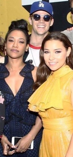CandicanesU's tweet photo. @CW_TheFlash @candicekp @JParkerK @grantgust coming thru in S5 w/ EPICNESS by the West-Allen Family Clan of Speedsters!! 

XS is here y'all⚡ the Flash ring ⚡&amp; a baddie who breathes like Darth Vader!!

OMG!! This family means business!!

#TheFlash #SDCC2018 https://t.co/gmOxVRO5Ax