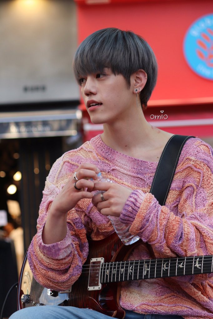 ChaHun_omio's tweet photo. @1228_omio @NFlyingofficial 180714 대구 동성로 버스킹15

@NFlyingofficial
#엔플라잉 #NFlying
#HOW_R_U_TODAY #차훈 #ChaHun #チャフン #고먐미 #하루톡톡 #먐미톡톡 https://t.co/WN5617Wq1C