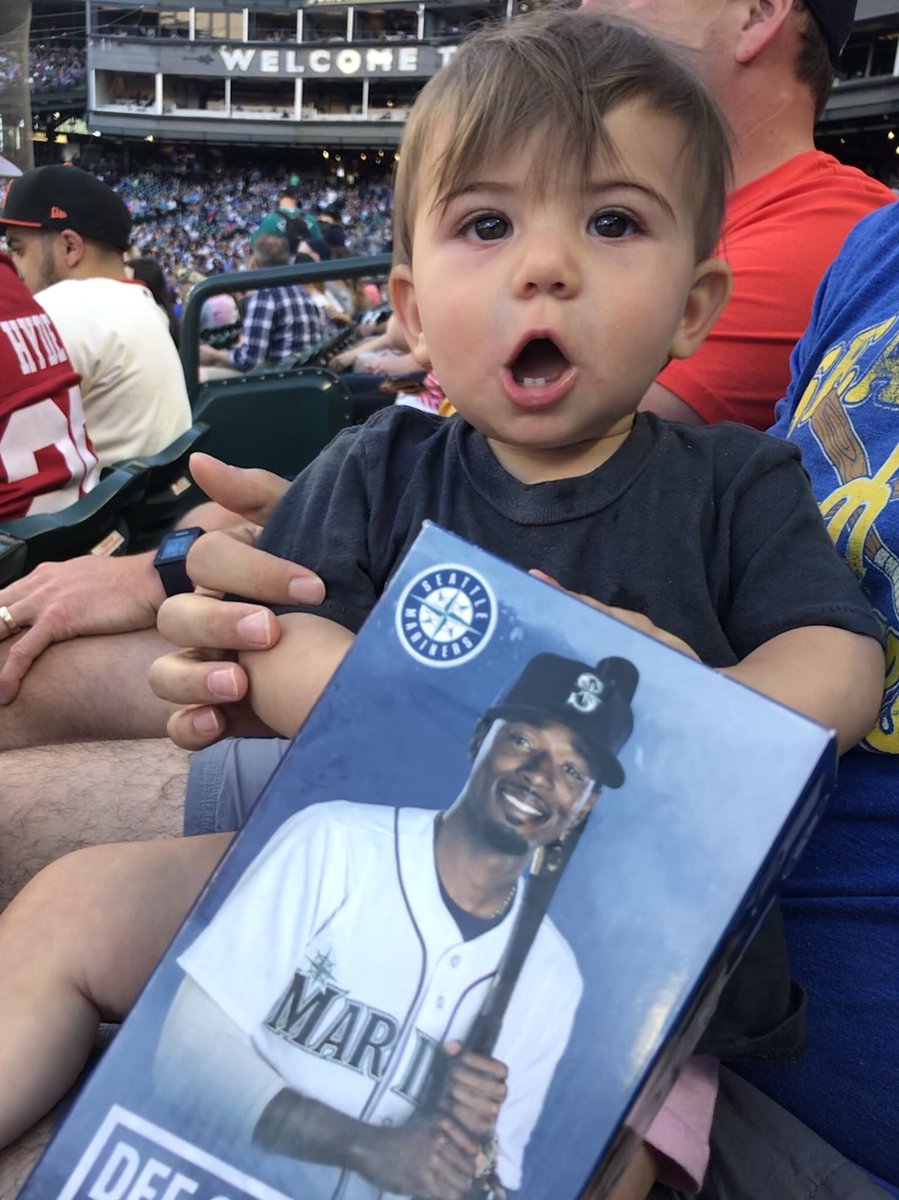 seabecs's tweet photo. OMG...Go Dee!! #gomariners #gordonbobble https://t.co/yjnMdMs2FF