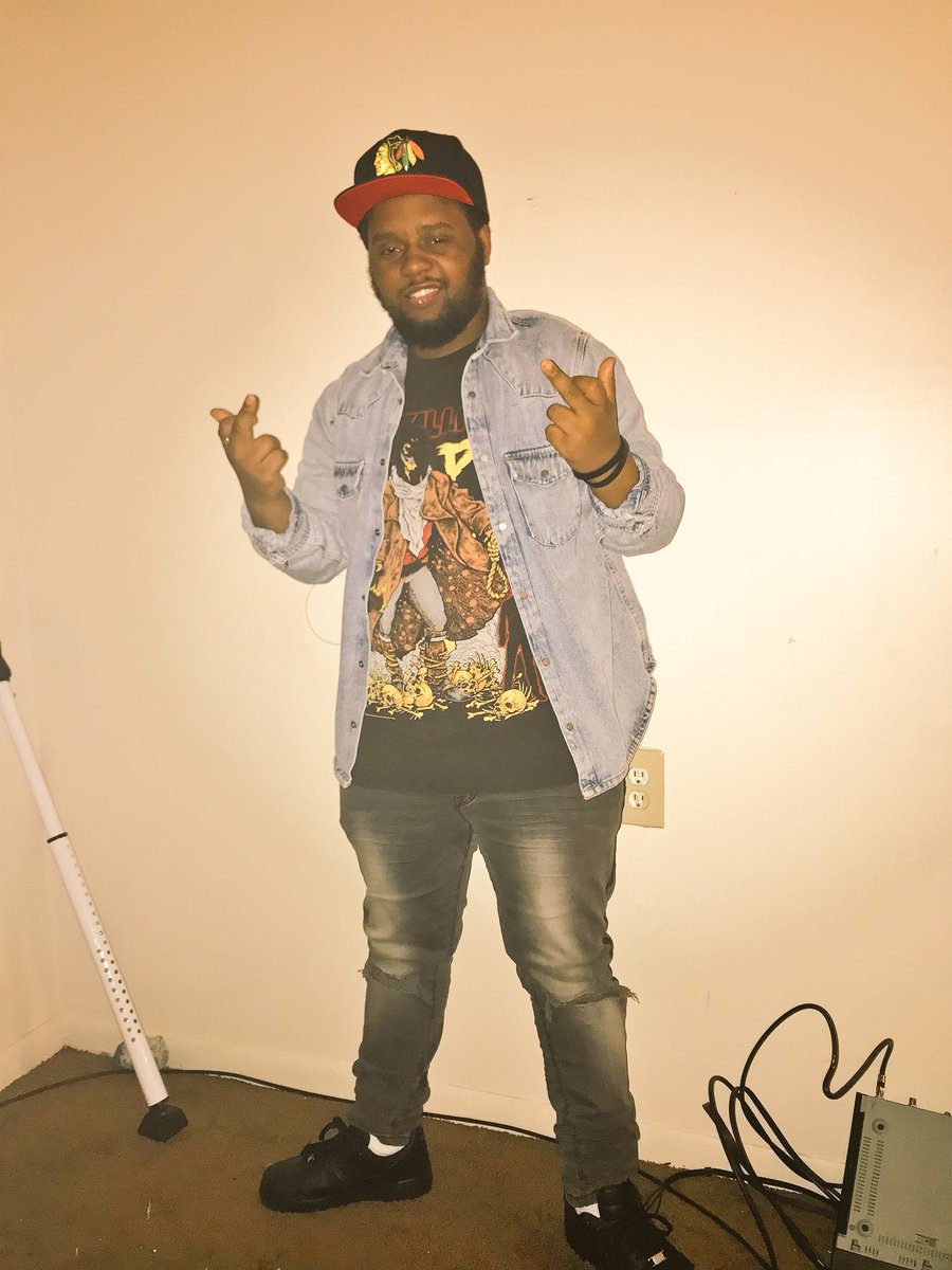 AvenueYoungRon's tweet photo. Happy G-Day ❤️🎉🎊🦅 #YoungRon
#15HunnitDayz15HunnitNights
#22LikeADeuceDeuce😎🦅 https://t.co/SOlG0Qfiyo